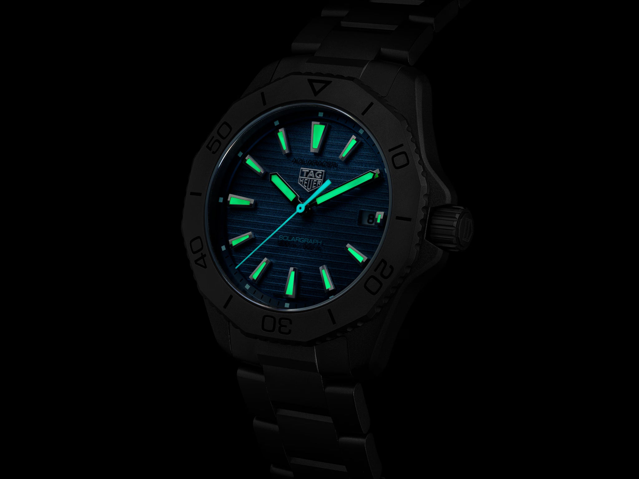 TAG Heuer Aquaracer Professional 200 Solargraph