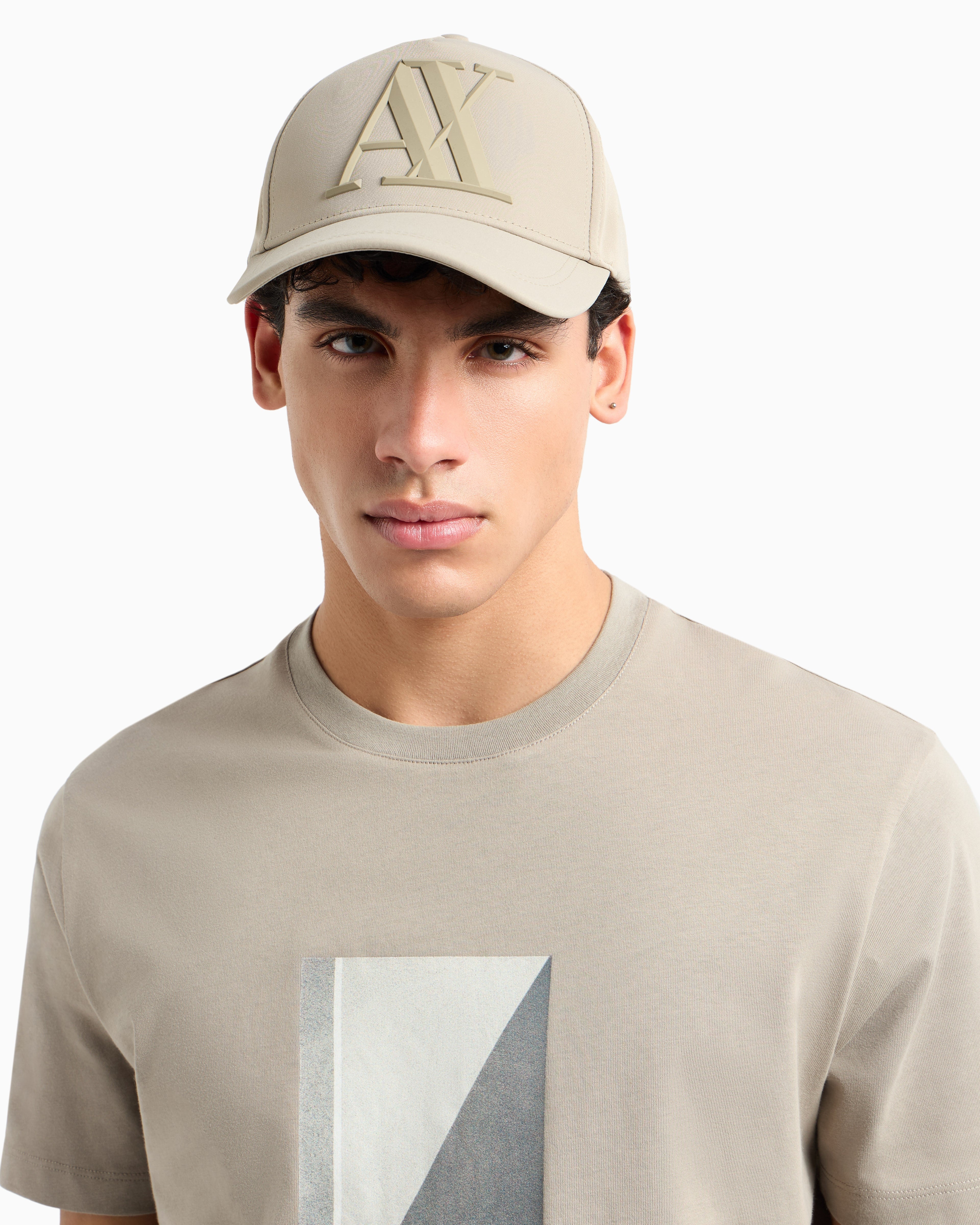 Visor cap with logo