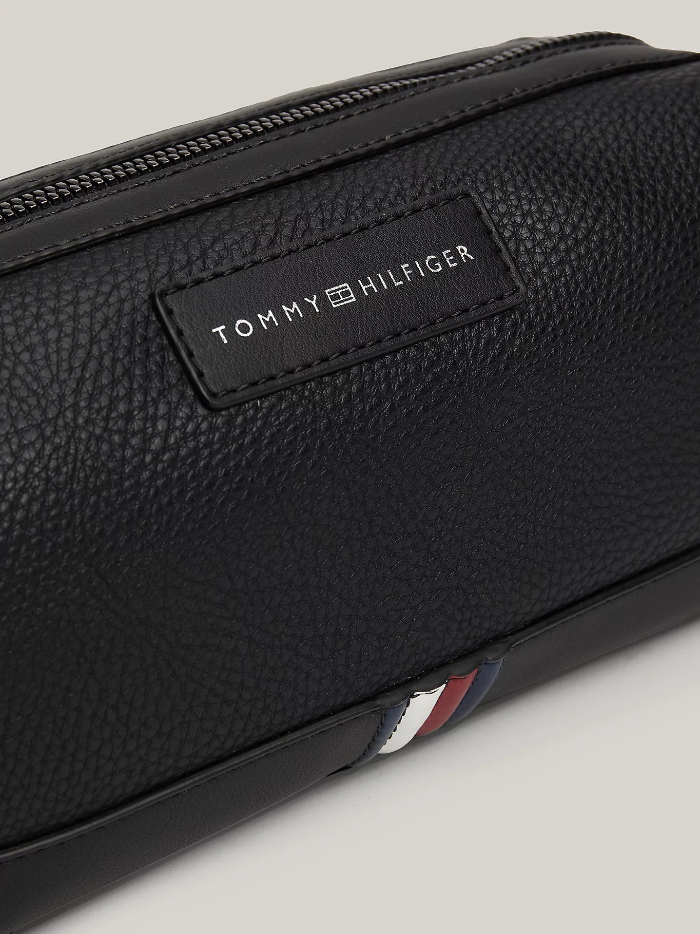 Th Business Pebble Grain Carry On Bag