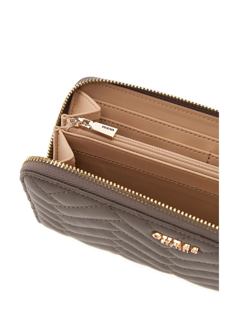 Anning large zip around