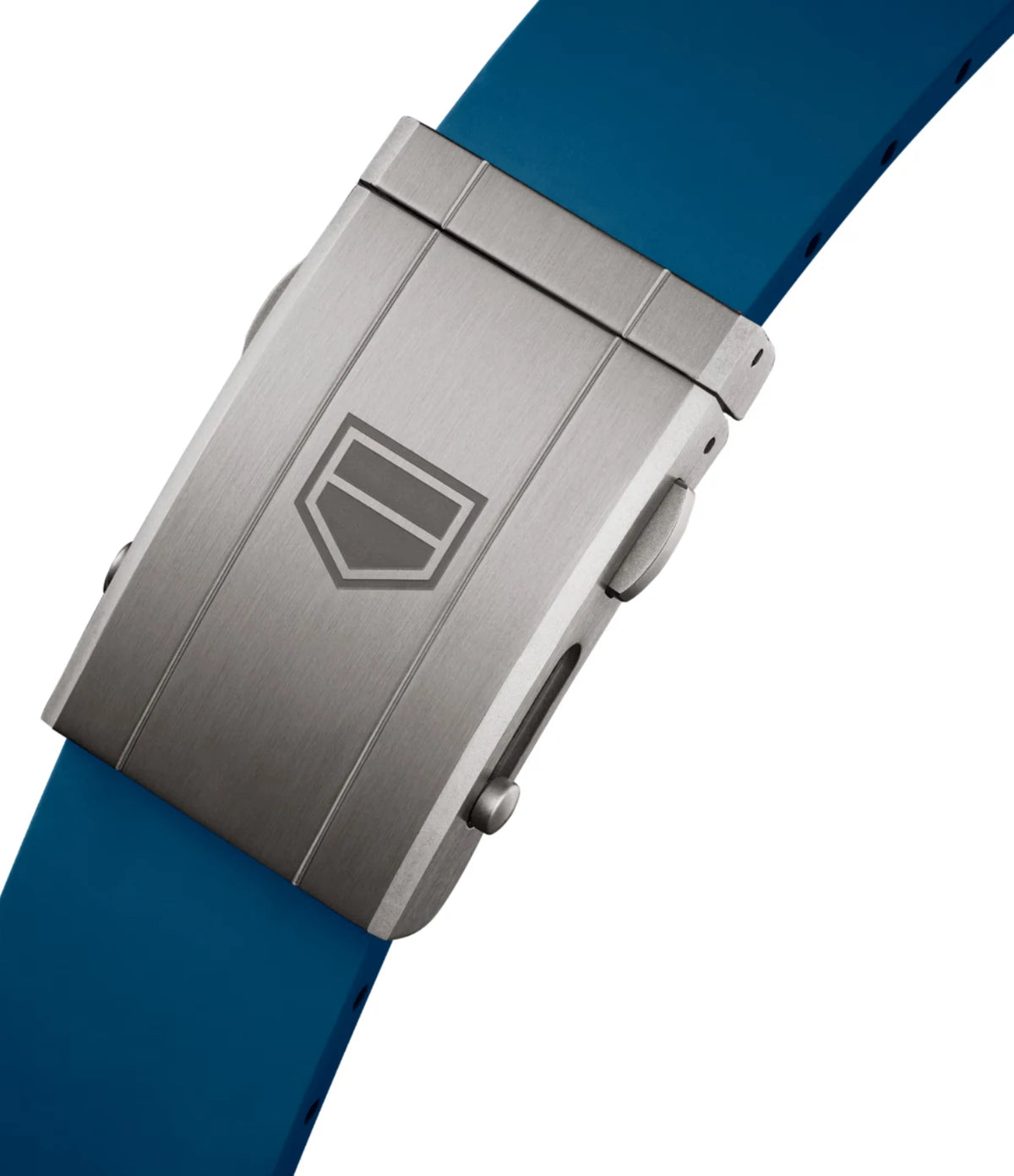 Close-up of the blue sand-blasted rubber strap on the TAG Heuer Carrera Chronograph Extreme Sport CBU2081.FT6274 with titanium double-security folding clasp